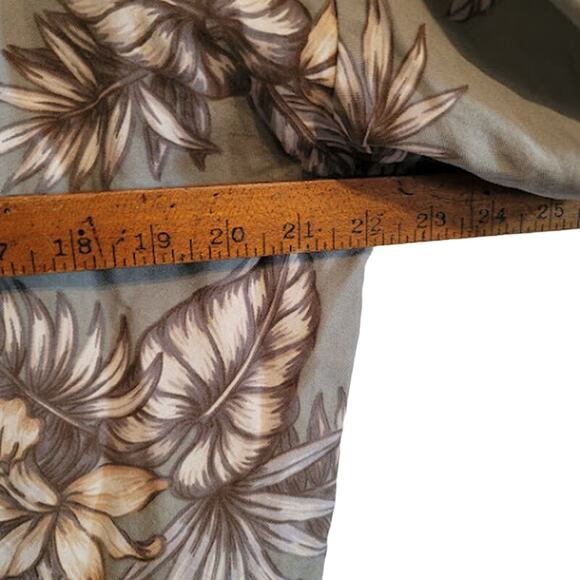 Kahala- Silk Floral Hawaiian button up shirt- size medium - Picture 5 of 5